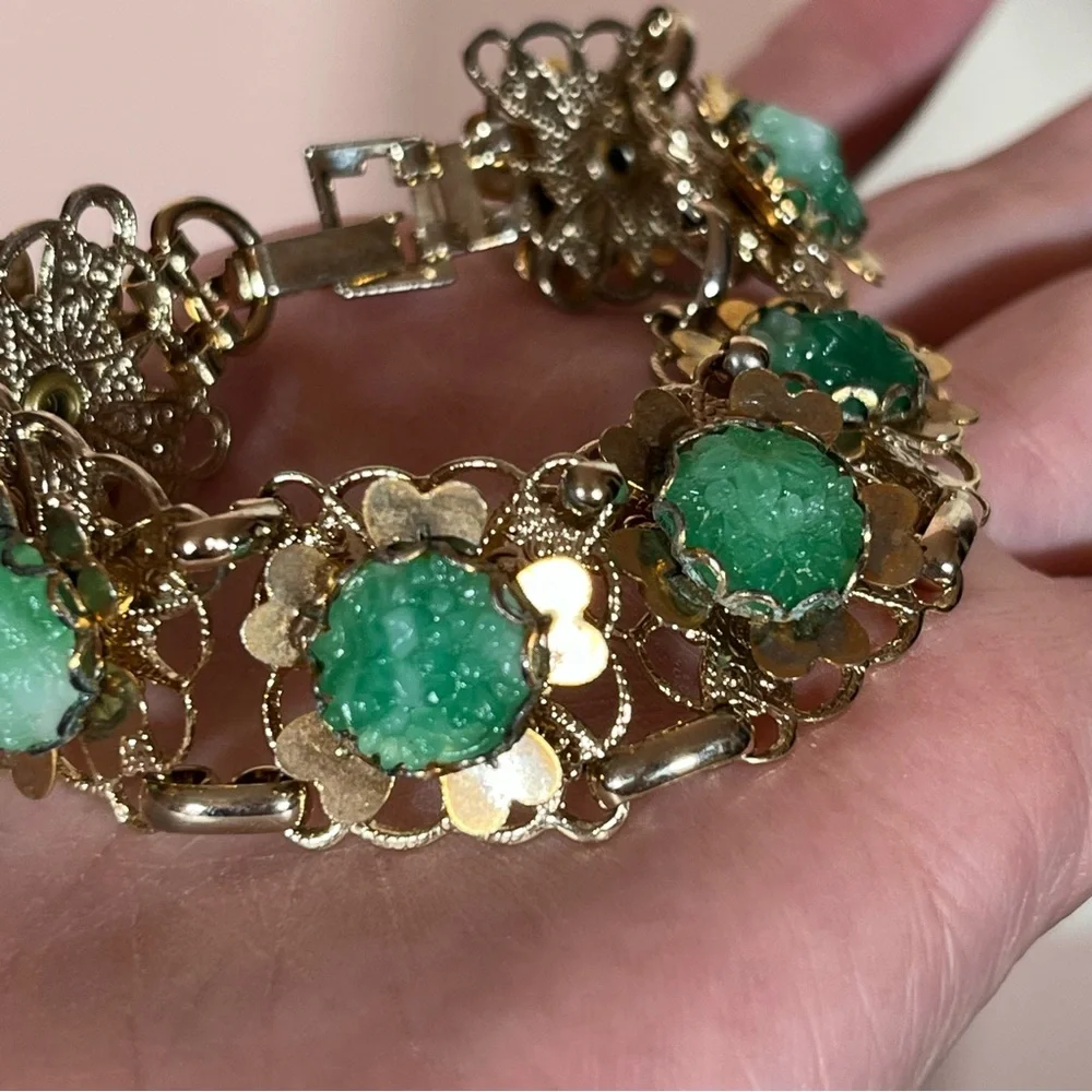Vintage antique 1940's Art deco Green Peeking Glass Gold wide Bracelet